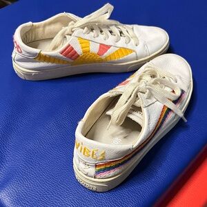Soludos Low-Top Sneakers with Rainbow Design leather size 6.5